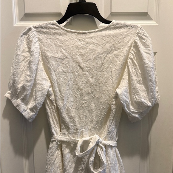 Chic Roller Rabbit White Dress - Picture 5 of 9